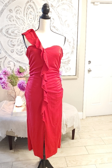 VALENTINE'S DAY SHOULDER RUFFLE RED DRESS - Picture 1 of 6